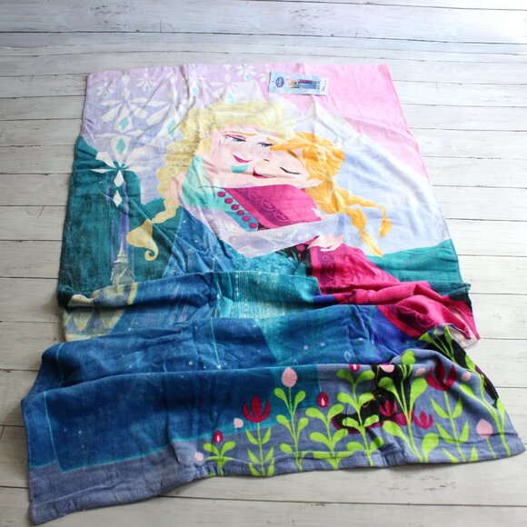 Disney Frozen Beach Towel Elsa Anna 100% Cotton - Picture 2 of 4